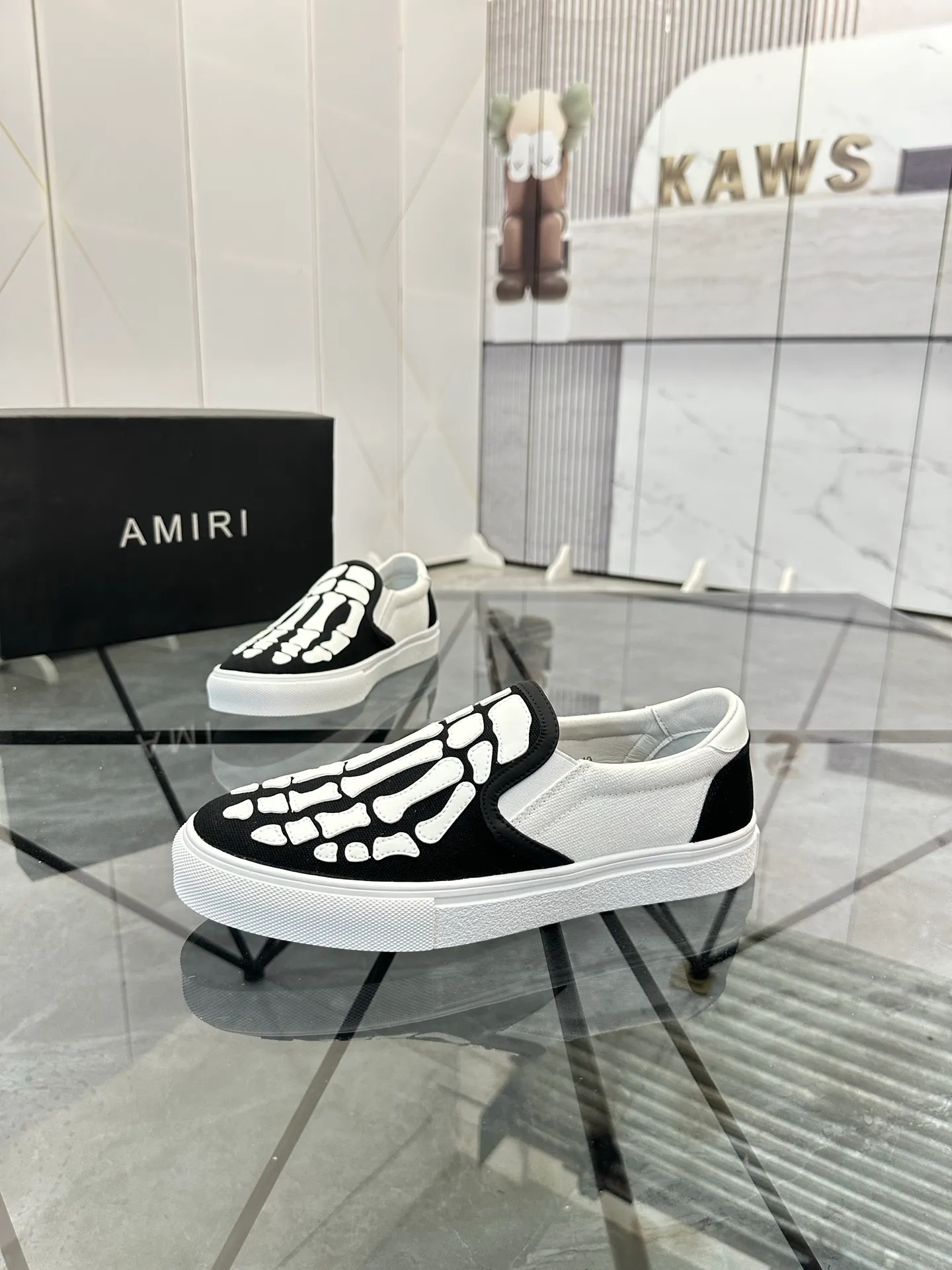 Men's shoes for sale 💰: 💰P420¥ Product trademark: AMIRI*「EMIR*] slip-on Regular size: 38-44 (can be customized to 37.45.46) Product materials: Upper imported original fabric spliced ​​cowhide, breathable lining, original outsole. No.: 1023